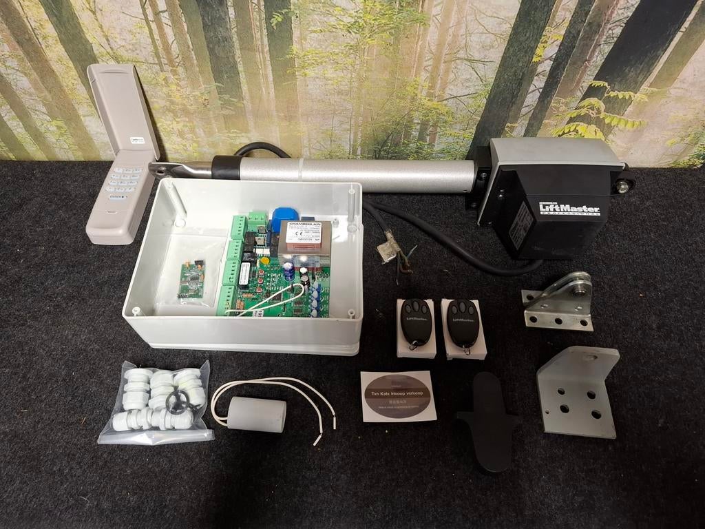 Hek /poort opener Lift master eco 300 k  komplete set, Tuin en Terras, Tuinpoorten, Nieuw, Draaipoort, Aluminium, 150 tot 200 cm