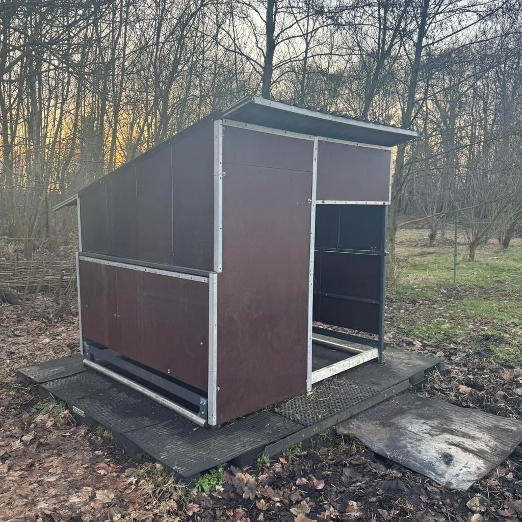 Schuilhut voor ponny of andere dieren, Dieren en Toebehoren, Ophalen, Zo goed als nieuw, Drinken en Voederen