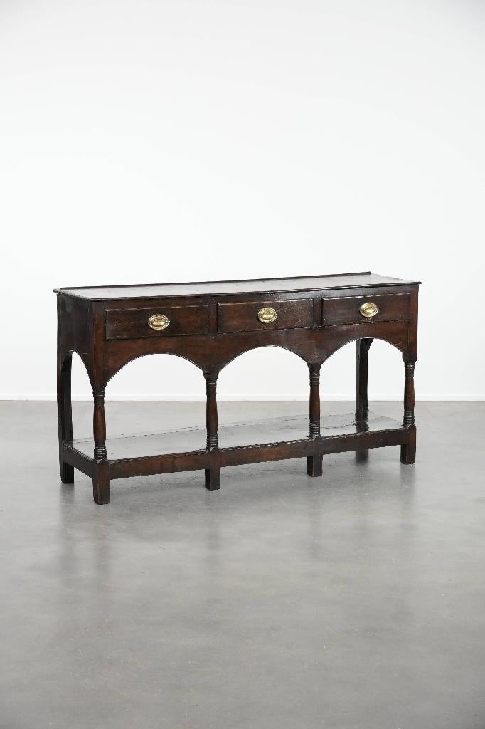 Antieke 18e eeuwse Engelse side table gemaakt van eikenhout, Antiek en Kunst, Ophalen