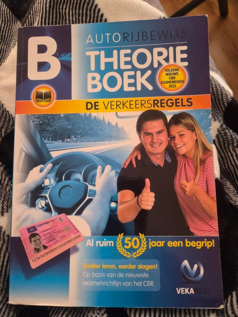 Auto Theorieboek VekaBest Editie, Ophalen of Verzenden, Zo goed als nieuw, Overige niveaus, Nederlands