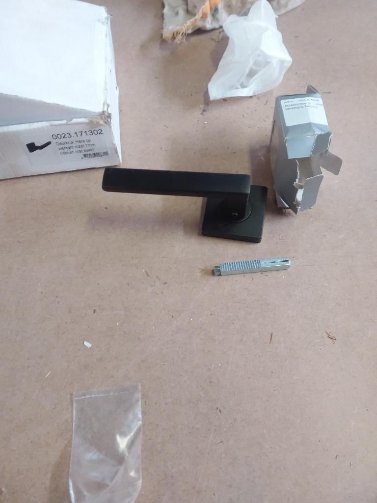 Zwarte deurkruk Hera met vierkant rozet Intersteel, Doe-het-zelf en Verbouw, Hang- en Sluitwerk, Ophalen, Nieuw, Overige materialen