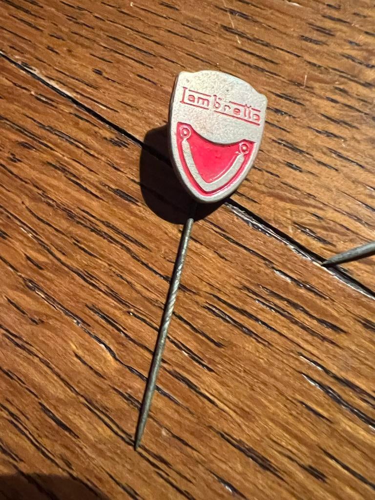 Vintage Lambretta Speldje, Ophalen of Verzenden, Gebruikt, Merk, Speldje of Pin