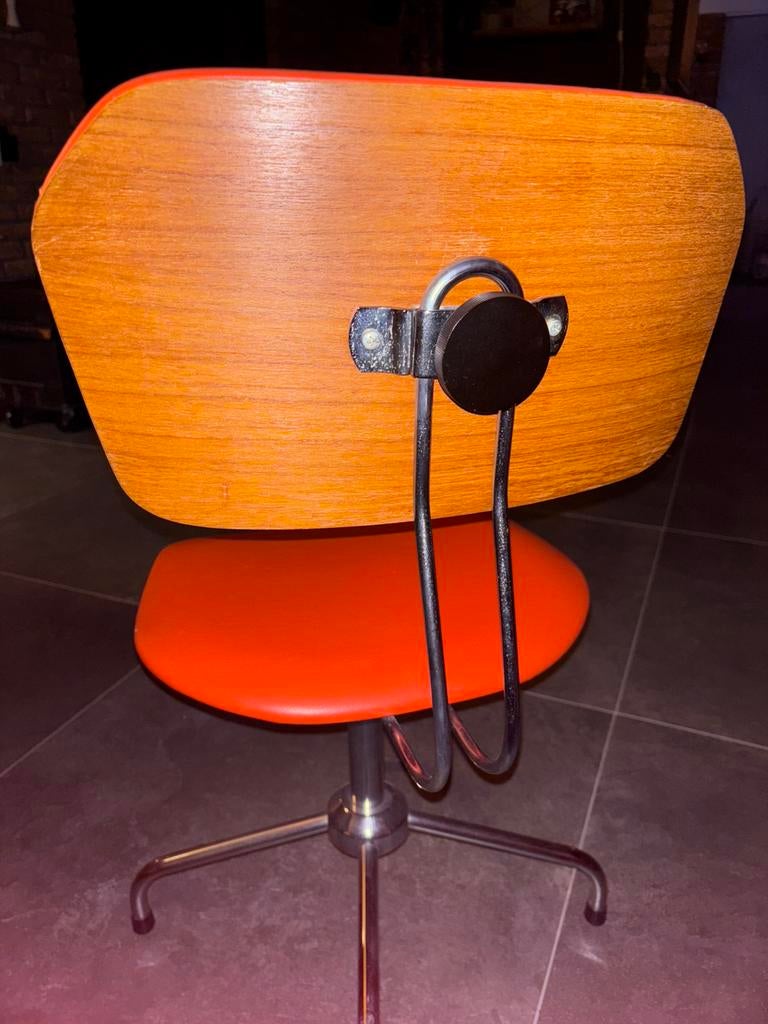 Vintage design draaistoel oranje, jaren 60/70 – mid century, Huis en Inrichting, Stoelen, Ophalen, Gebruikt, Overige kleuren, Overige materialen