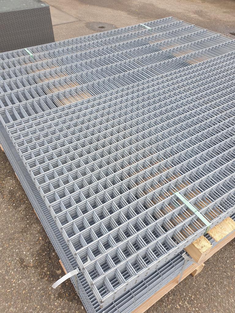 Goedkoop en Goed Beveiligings Hekwerk voor Bedrijfspand Tuin, Tuin en Terras, Gaas en Draad, Ophalen, Nieuw, 20 meter of meer