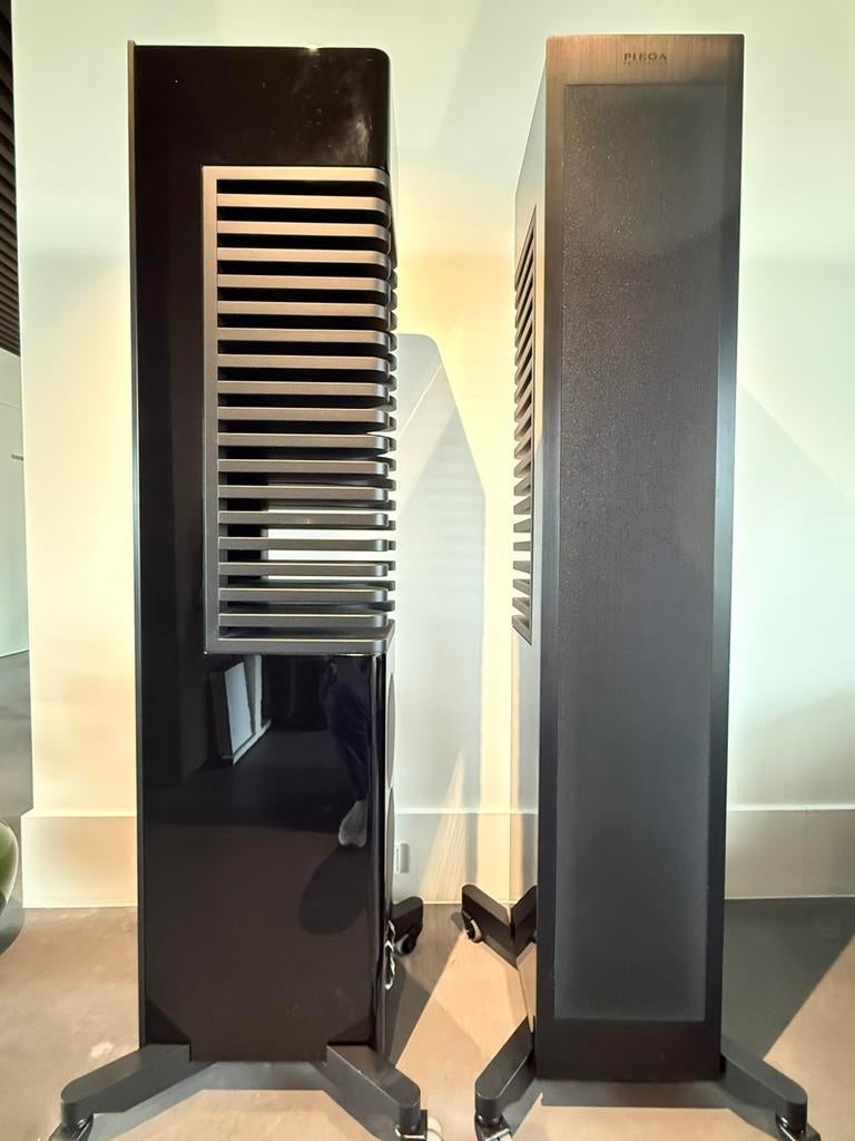 Piega masterline source 2 (gen1), Piega, Zo goed als nieuw, 120 watt of meer, Front, Rear of Stereo speakers