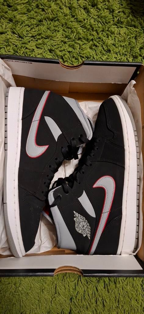 Jordan 1 Mid Nieuw - Black White Fire Red, Kleding | Heren, Schoenen, Zwart, Nieuw, Ophalen of Verzenden, Sneakers of Gympen