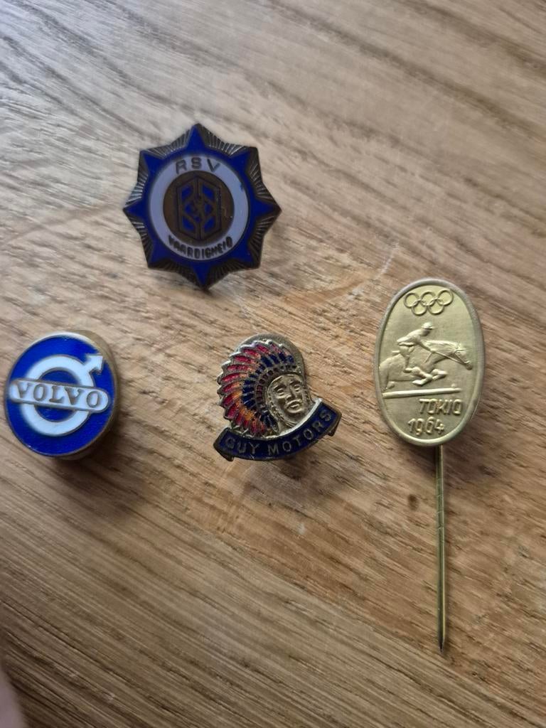 Collectie van vintage speldjes, Verzamelen, Speldjes, Pins en Buttons, Ophalen of Verzenden, Gebruikt, Merk, Speldje of Pin