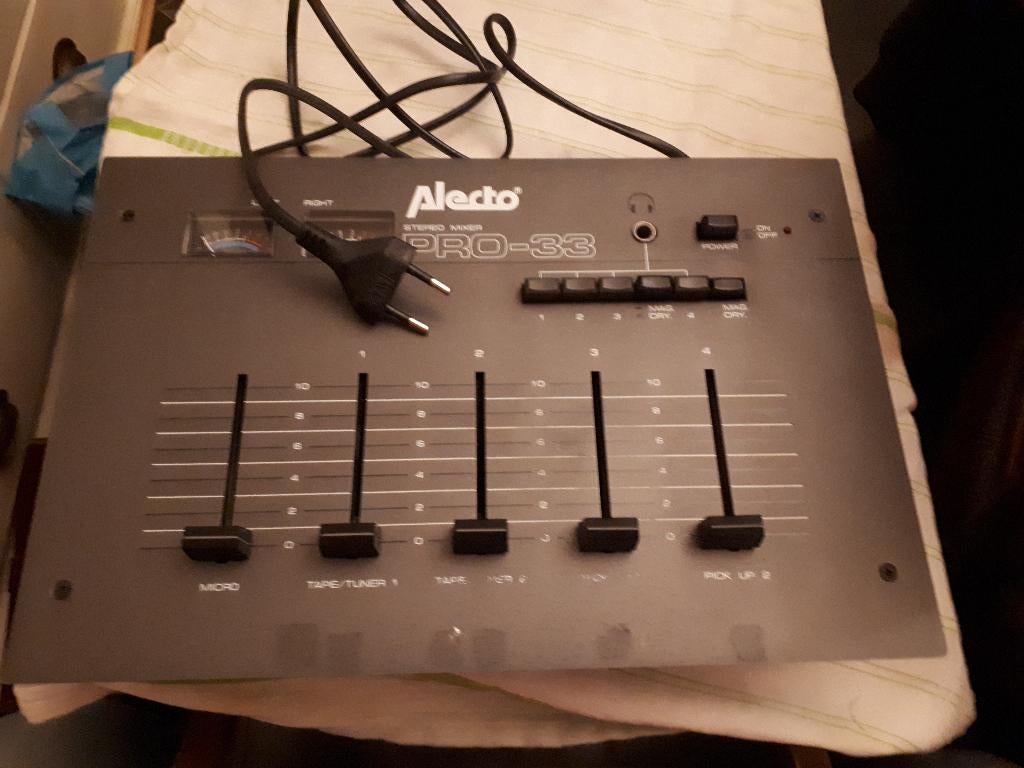 Alecto pro-33 mixer / mengpaneel 5 kanalen in mooie staat, Muziek en Instrumenten, Ophalen, Gebruikt, 5 tot 10 kanalen, Microfooningang