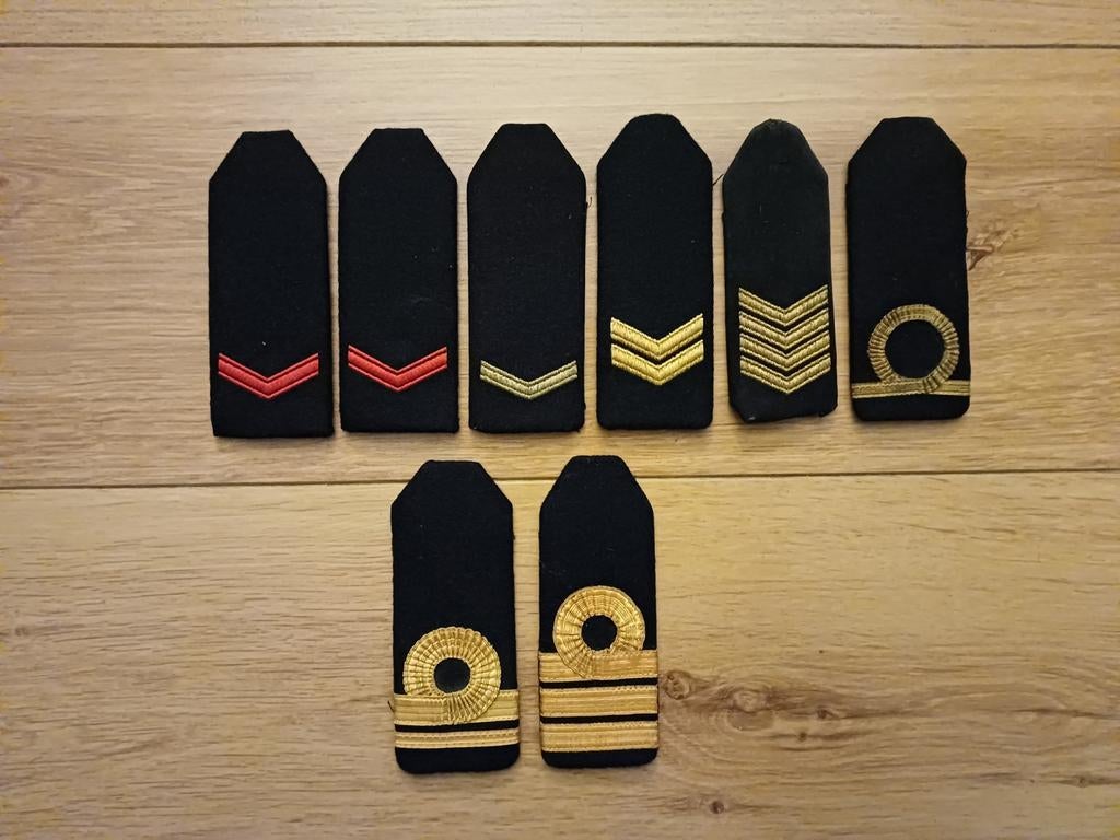 8 schouder epauletten Koninklijke Marine, Ophalen of Verzenden, Marine, Nederland, Embleem of Badge