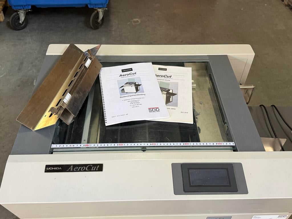 Uchida Aerocut Kaart Snij- en Rilmachine (2010), Zakelijke goederen, Machines en Bouw | Industrie en Techniek, Ophalen
