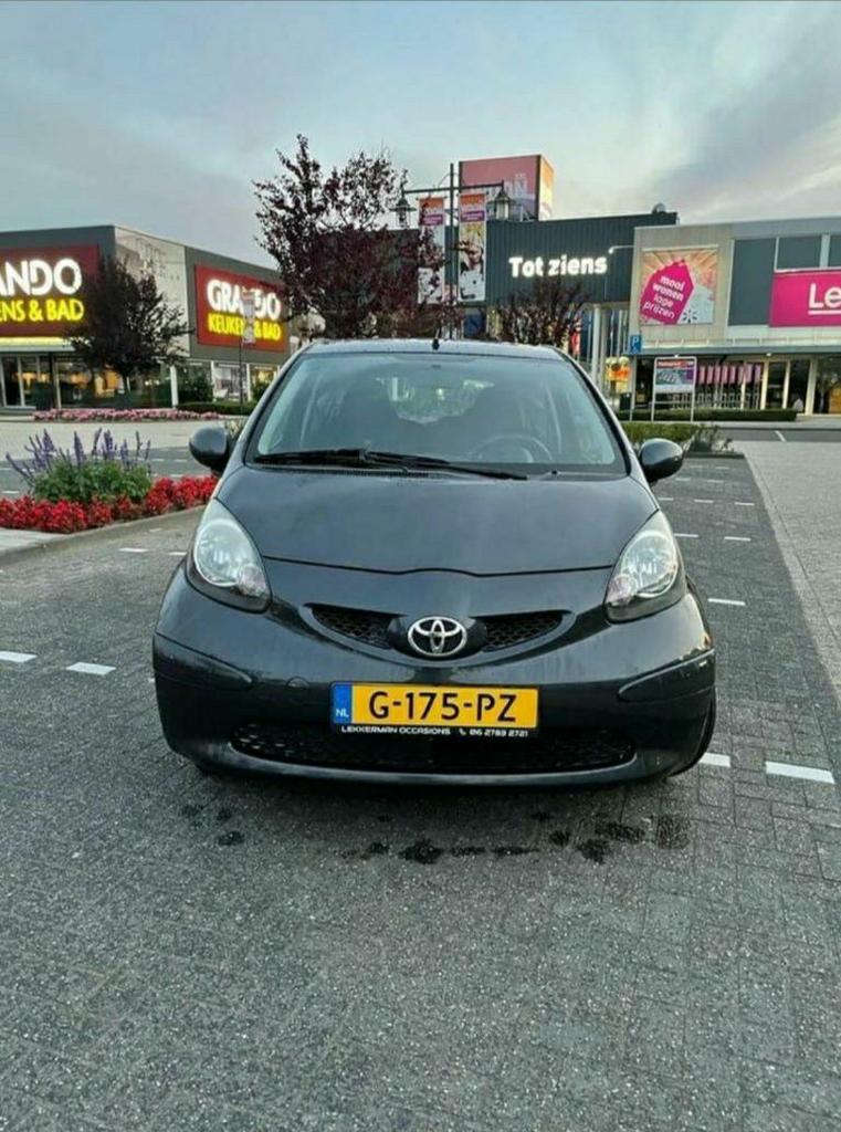 Toyota Aygo 2006, 3 deurs. Apk tot 01-12-2026, Auto's, Stof, Handgeschakeld, Particulier, Elektrische ramen