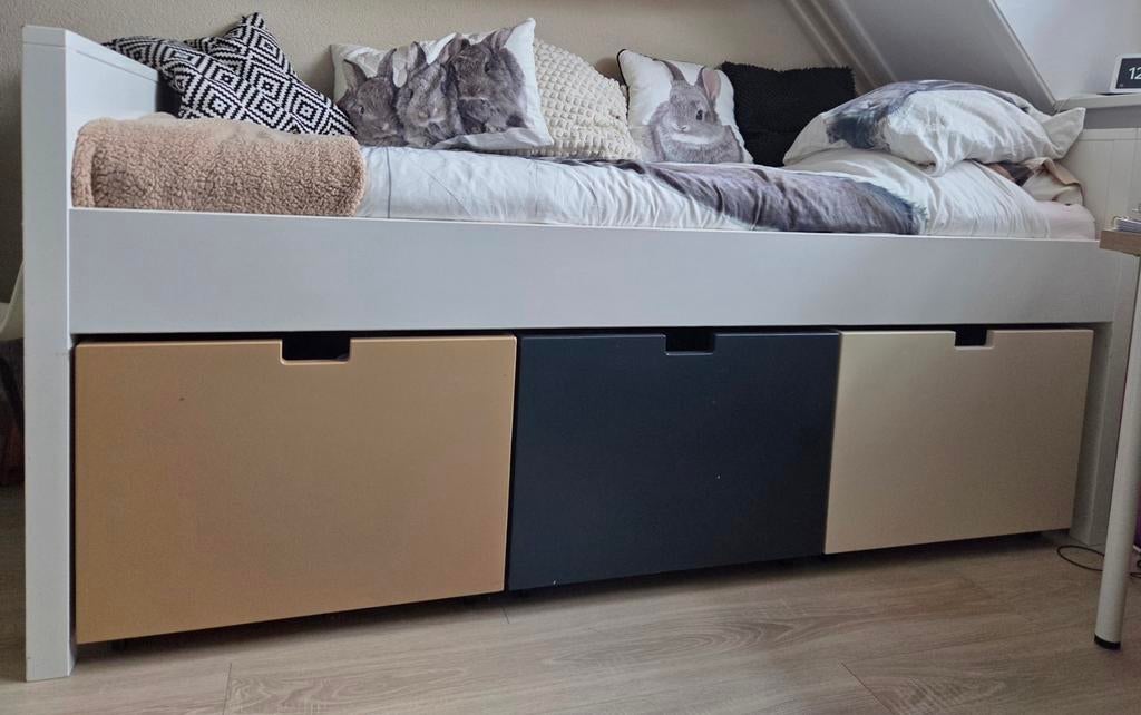 Bopita kinderkamer: bed, kast, bureau, Ophalen, Gebruikt, Jongetje of Meisje