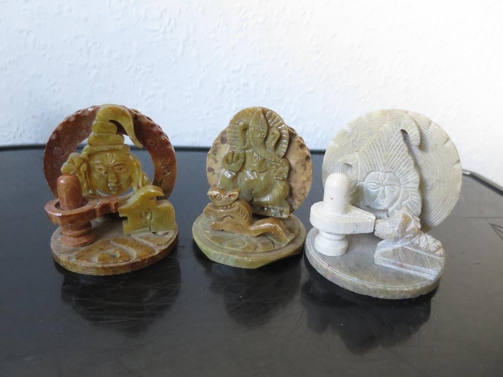 3 mooie beeldjes uit speksteen cica 5 cm, Ophalen of Verzenden