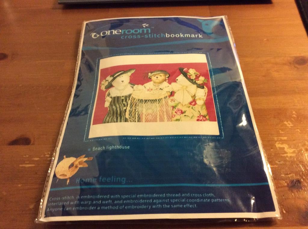 Borduurpakket Beach Lighthouse. Beren. Oneroom. nieuw, Ophalen of Verzenden, Nieuw, Handborduren, Borduurpakket