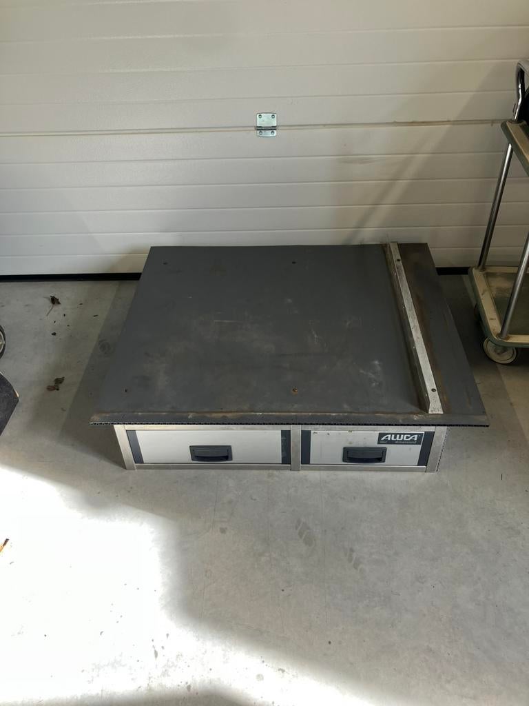 Aluca bedrijfswagen inrichting, Ophalen