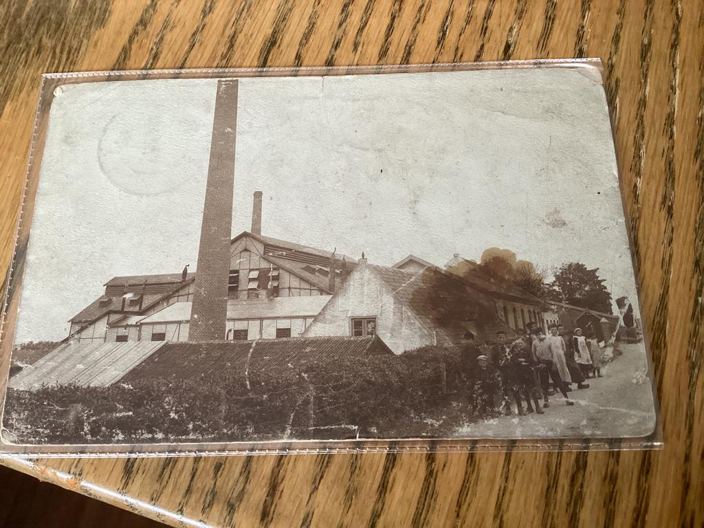 Fotokaart Glasfabriek leerdam de Hoop 1910 met mensen., Gebruikt, Foto, Ophalen of Verzenden, Voor 1940