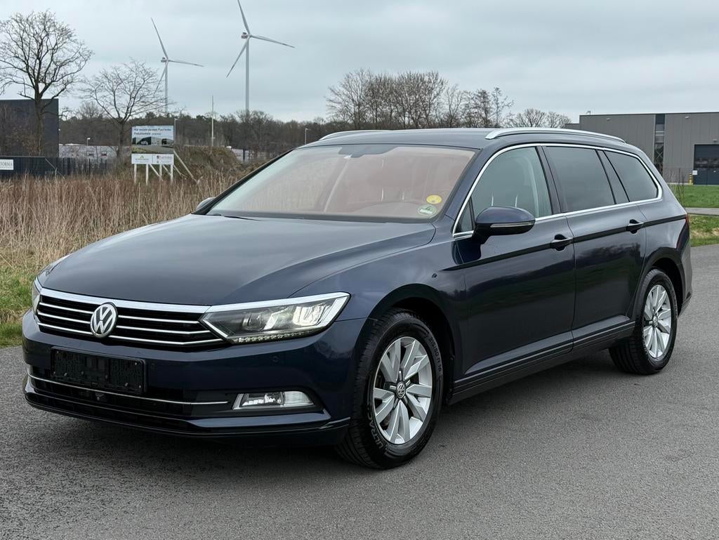 Volkswagen Passat Variant 2.0 TDI DSG Comfortline LED Navi, Auto's, 1441 kg, 4 cilinders, Blauw, Stationwagon
