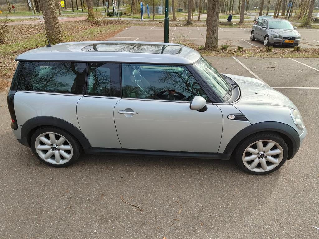 Mini Clubman 1.6 16V Cooper 88KW 2008 Grijs, Auto's, Voorwielaandrijving, 750 kg, 4 cilinders, 49 €/maand