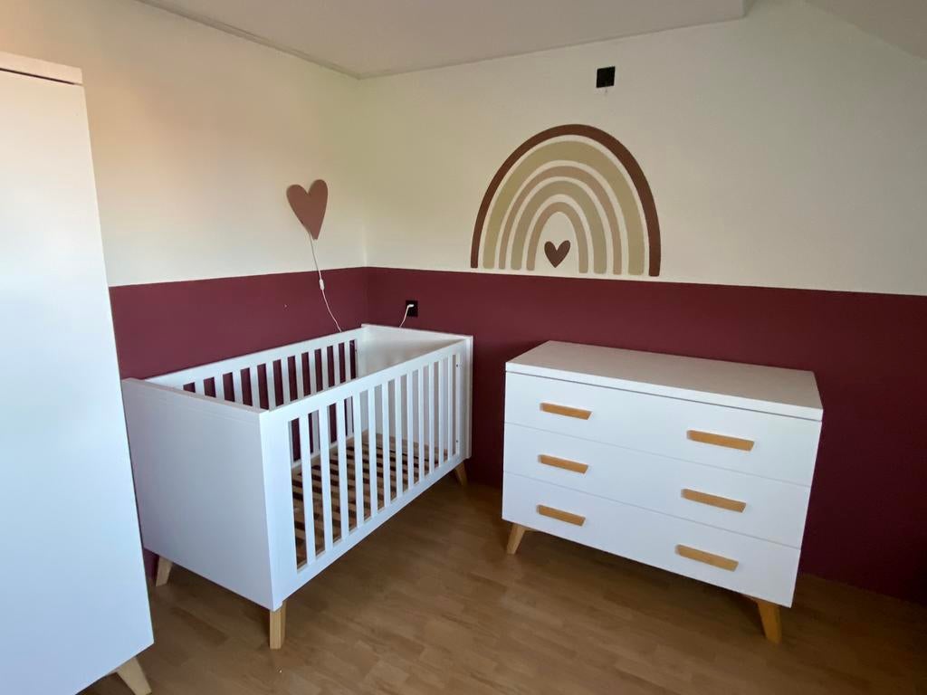 TWF mika babykamer 2 delig.   Ledikant & commode., Ophalen, Zo goed als nieuw, Ledikant