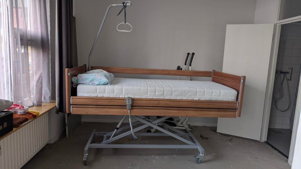 Bock Belluno verpleegbed/ hoog laag bed electrisch met papa, Ophalen, Gebruikt, 90 cm, Eenpersoons