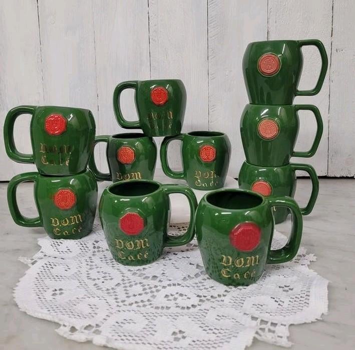 10 vintage DOM Benedictine  koffiekopjes - P/st €2,50, Keramiek, Ophalen of Verzenden, Zo goed als nieuw, Overige stijlen