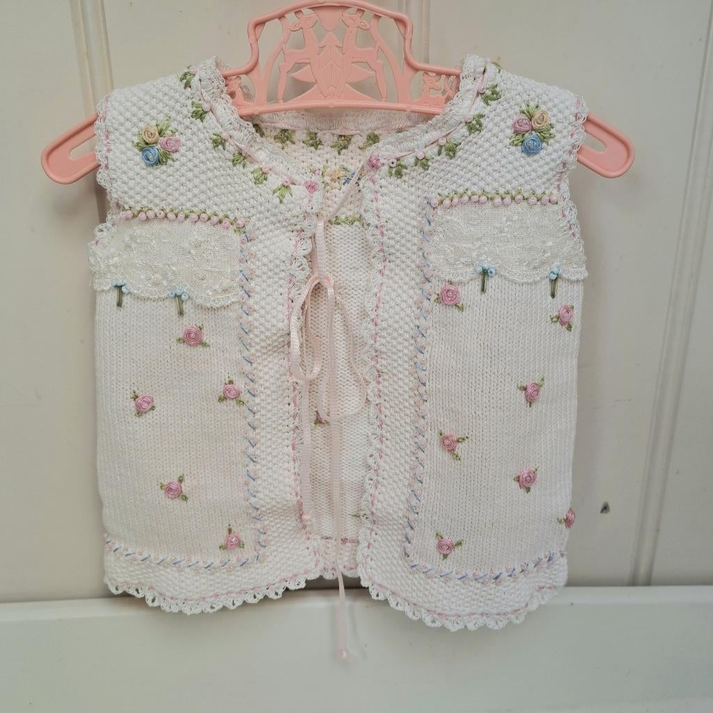 Vintage katoen Baby hemdje bewerkt voor Pop of Beer, Antiek en Kunst, Curiosa en Brocante, Ophalen of Verzenden