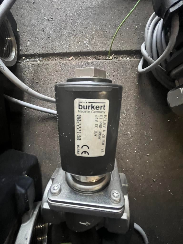 Bürkert rvs magneet ventielen, Ophalen, Zo goed als nieuw