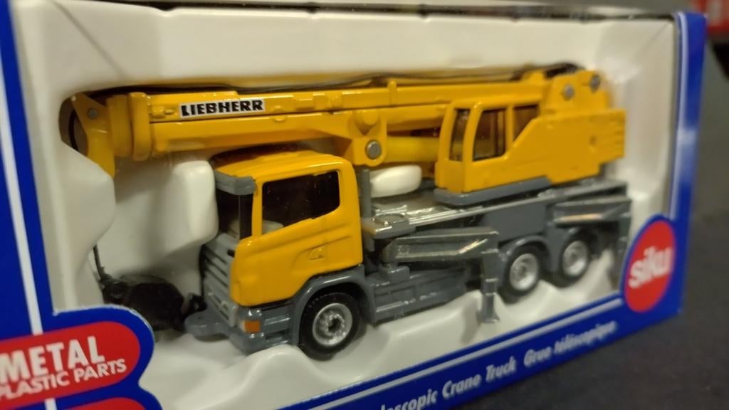 Scania Liebherr hijskraan 1:87 H0 Siku Pol, Hobby en Vrije tijd, SIKU, Ophalen of Verzenden, Bus of Vrachtwagen, Schlittenbacherstrasse 60 Lüdenscheid