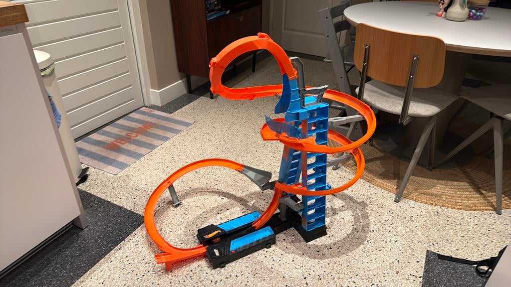 Hot Wheels Sky Crash Tower (gemotoriseerd), Kinderen en Baby's, Speelgoed | Racebanen, Ophalen, Racebaan, Zo goed als nieuw, Hot Wheels