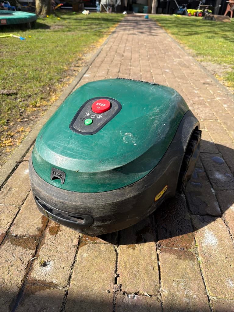 Robomow RT300 robotmaaier - juli 2024 - compleet, Ophalen of Verzenden, Gebruikt, 20 tot 25 cm