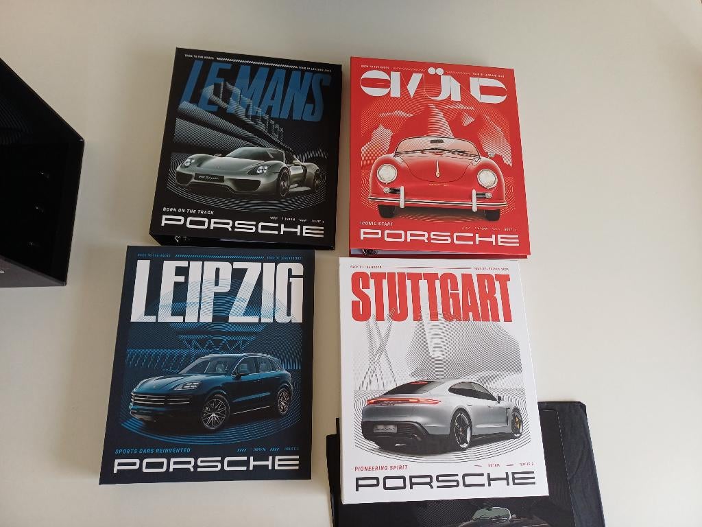 Zeldzame 'Back to the Roots - Tour of Legends 2024' set., Boeken, Auto's | Boeken, Zo goed als nieuw, Porsche, Ophalen of Verzenden