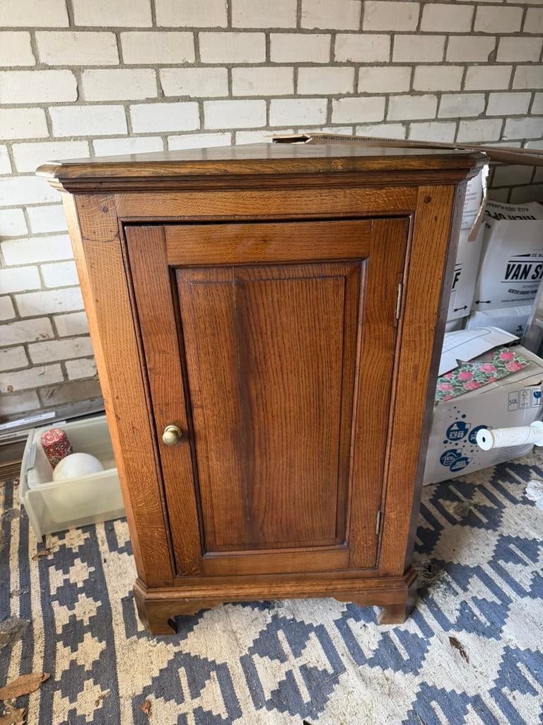 Hoekkast € 75,00, Antiek en Kunst, Ophalen