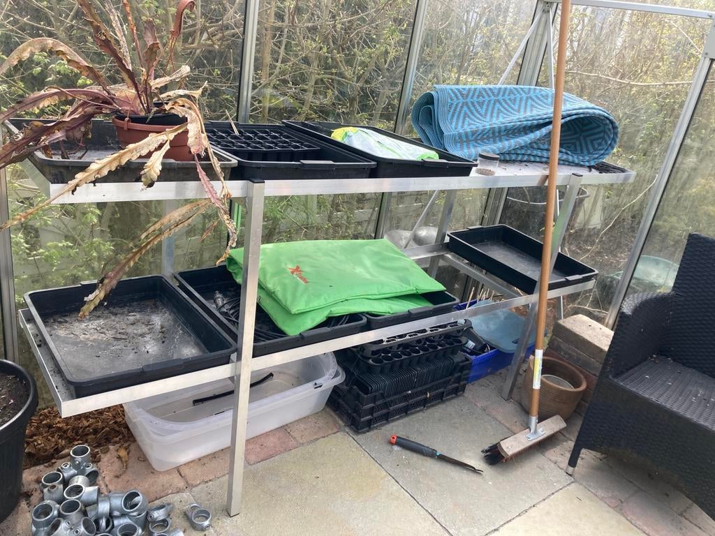 Te koop: zgan kweektafel aluminium, Tuin en Terras, Kweekspullen, Ophalen, Zo goed als nieuw, Kweektafel