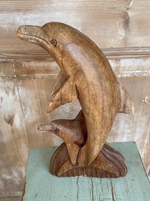 Houtsnijwerk / vintage beeld van hout. Dolfijn met kalf., Ophalen