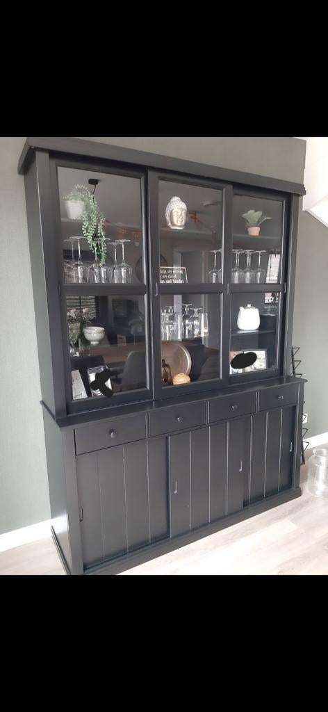 WOOOD Lagos grenen winkelkast/vitrinekast zwart, Ophalen, Gebruikt, 50 tot 100 cm, 150 tot 200 cm