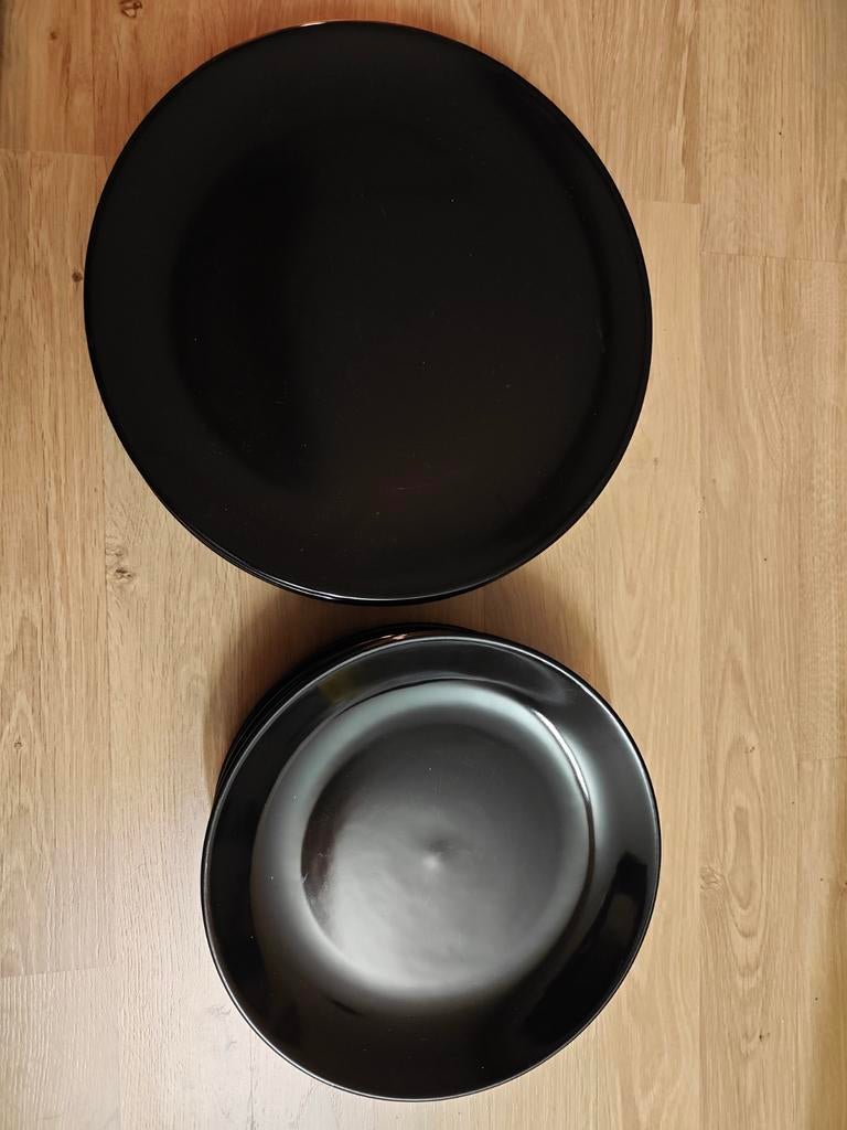 Ikea Servies Zwart Glanzend - Borden, Huis en Inrichting, Keuken | Servies, Ophalen, Gebruikt, Overige stijlen, Bord(en)