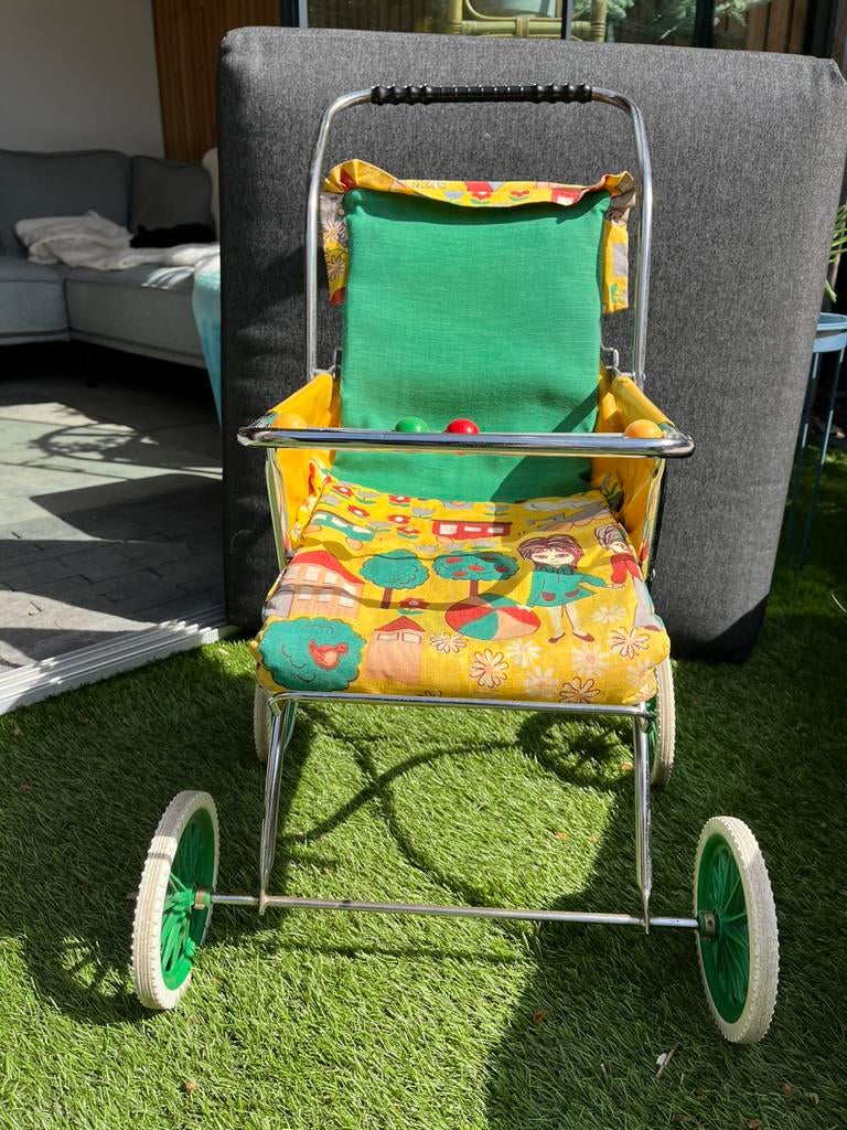 Jaren 70 poppenwagen, Kinderen en Baby's, Speelgoed | Poppen, Ophalen, Zo goed als nieuw, Babypop