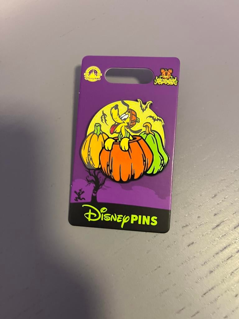 Pluto pin, Ophalen of Verzenden, Zo goed als nieuw, Sport