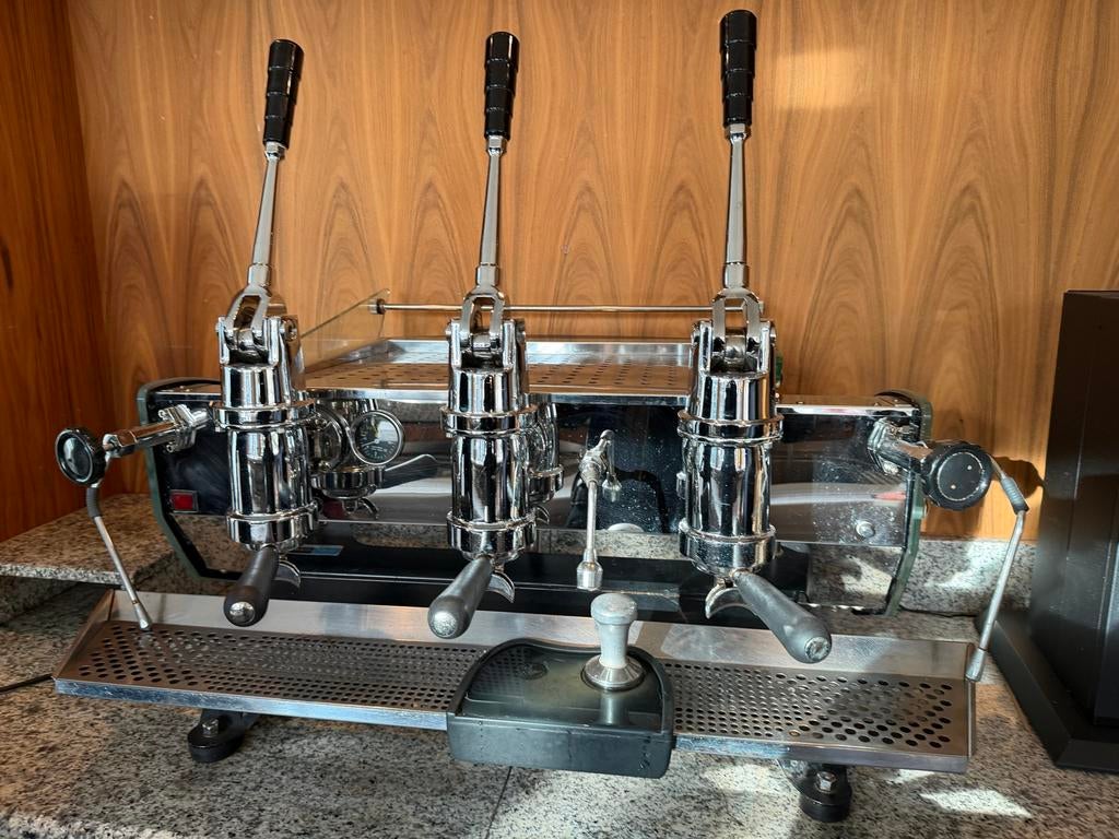 Kees van der Westen Mirage 3-groeps espressomachine, Stoompijpje, Gebruikt, Espresso apparaat, 10 kopjes of meer