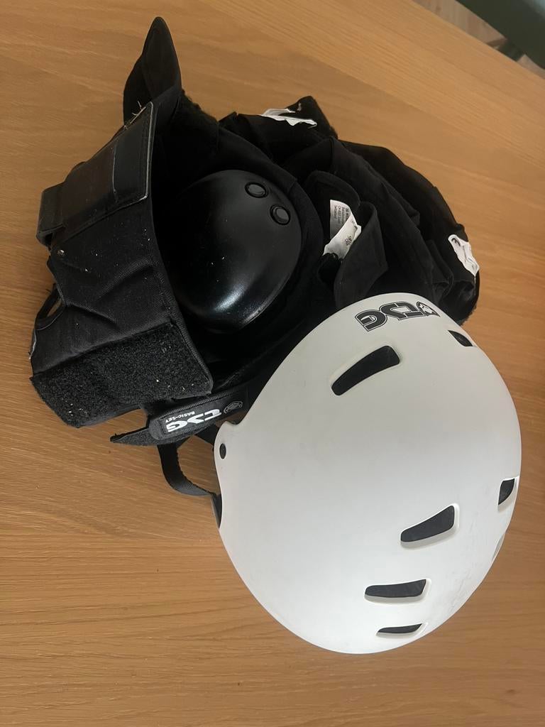TSG skate helm en beschermers, Ophalen