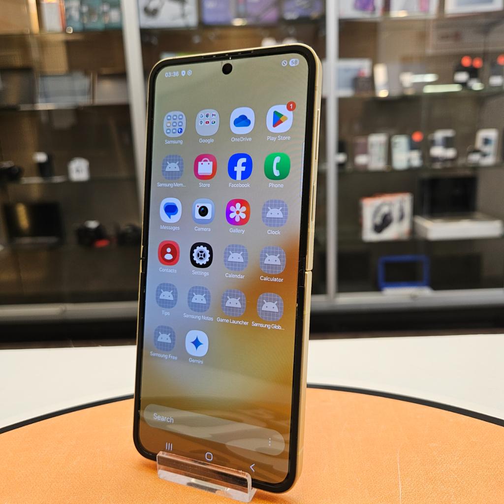 Samsung Galaxy Z Flip 6 512GB Yellow - Nieuwstaat, Samsung, Zo goed als nieuw, Support@Samsung.com, 129, Samsung-ro, Yeongtong-gu
Suwon-si, Gyeonggi-do 16677
South Korea