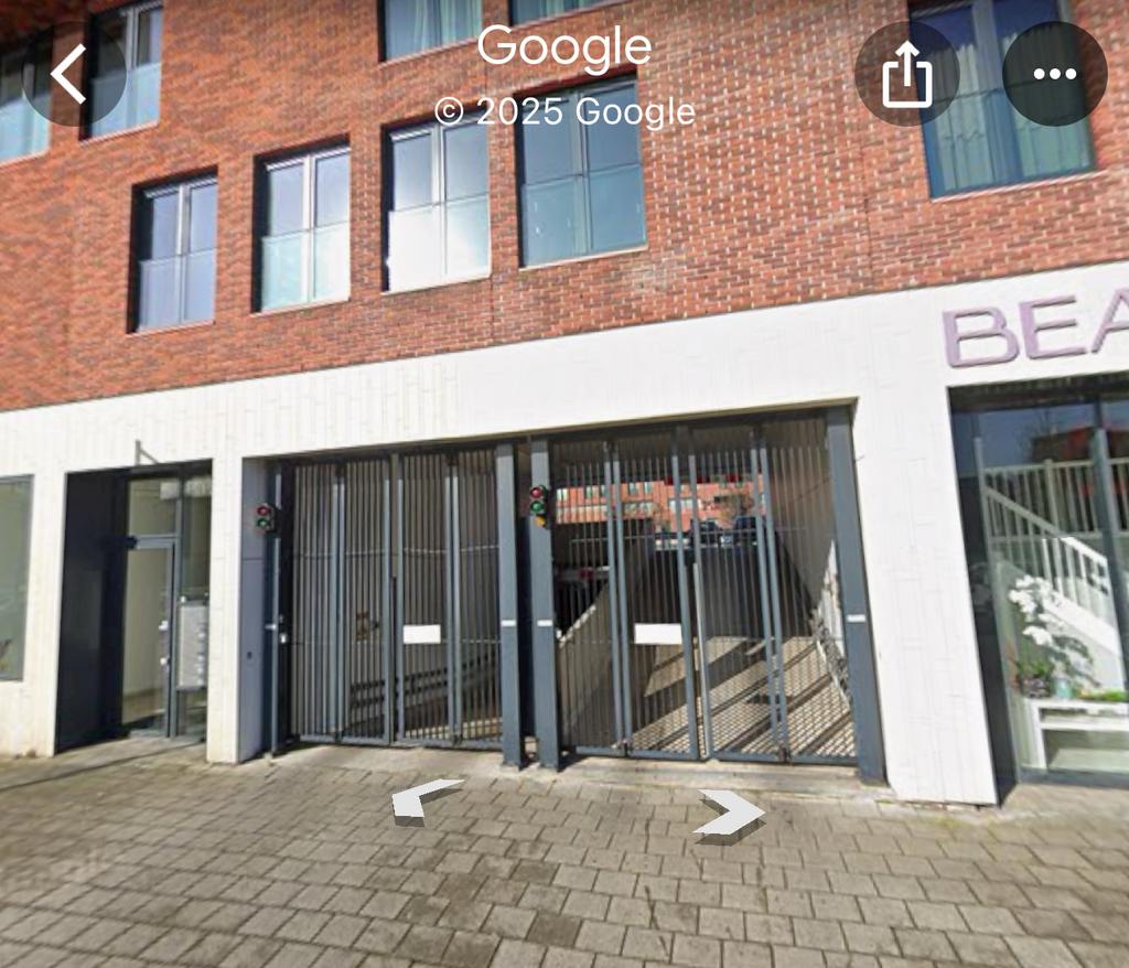 OVERDEKTE! Privé parkeerplaats te huur Osdorp, Amsterdam