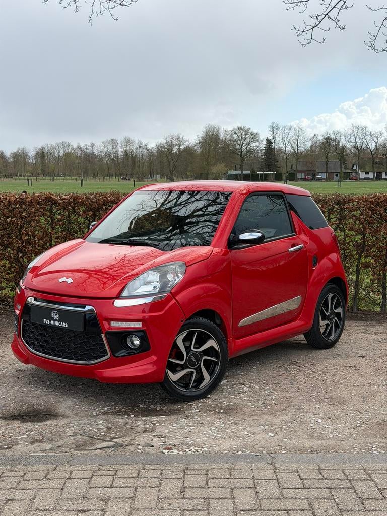 Ligier | JS-50L | SPORT | UNIEKESTAAT | 45KM | Brommobiel