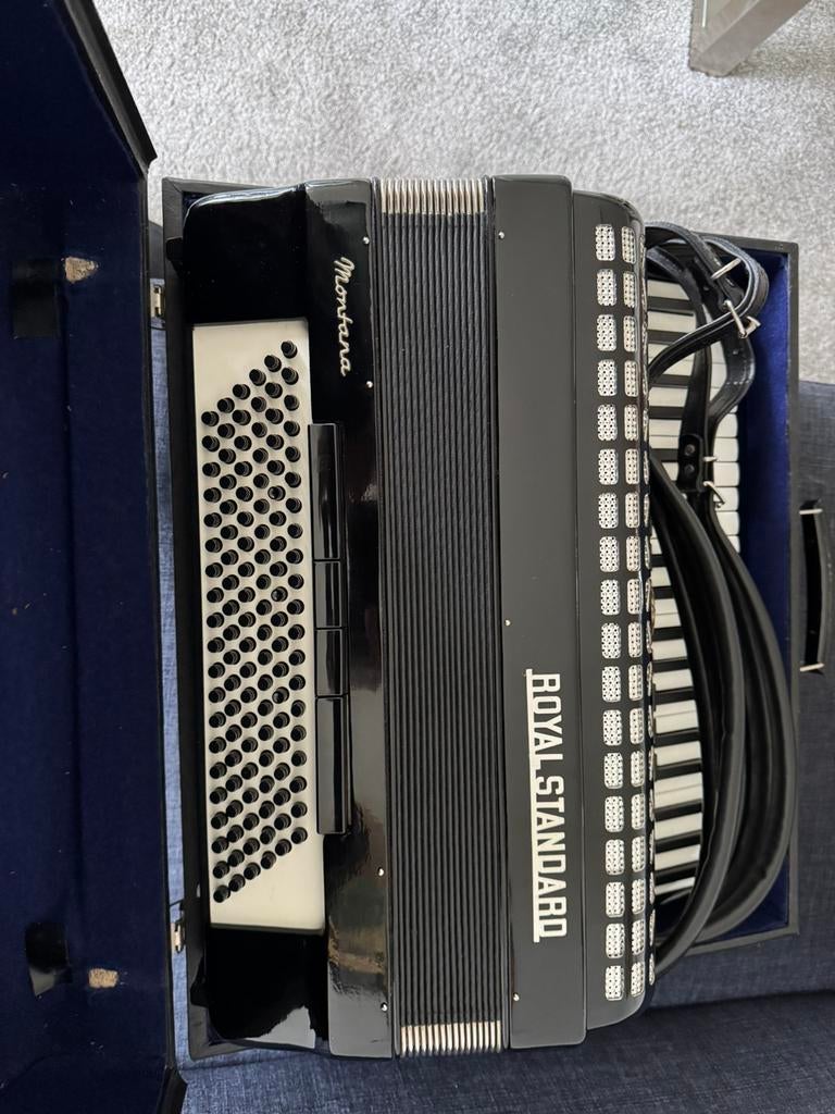 Montana Royal Standard accordeon met koffer, Muziek en Instrumenten, Accordeons, Ophalen, Zo goed als nieuw, Overige merken, Met koffer