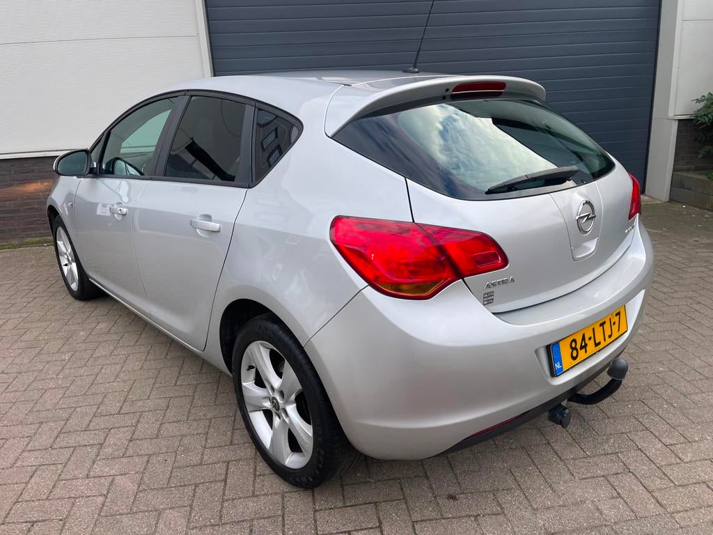 Opel Astra 1.4 Edition/Cruise-c/Climate-c/Aux/Trekhaak/Goed-, Voorwielaandrijving, Euro 5, 101 pk, Gebruikt