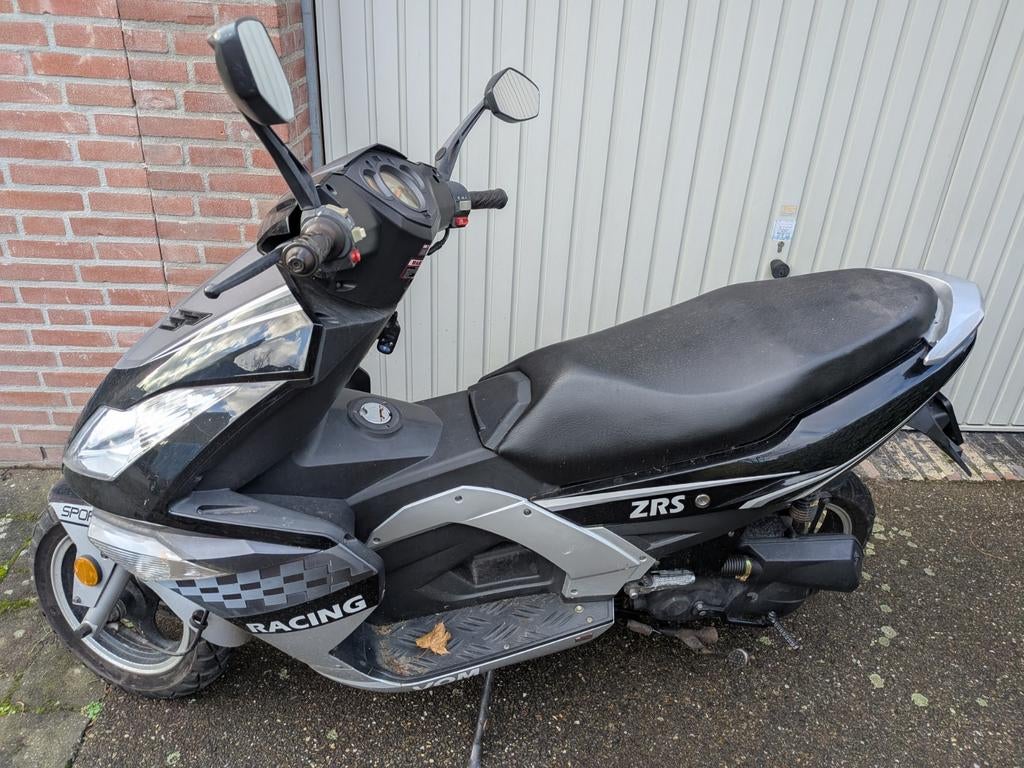 Zwarte ZRS Scooter - Gebruikt, Goede Staat, Fietsen en Brommers, Brommeronderdelen | Scooters, Gebruikt, Overige merken, Overige typen