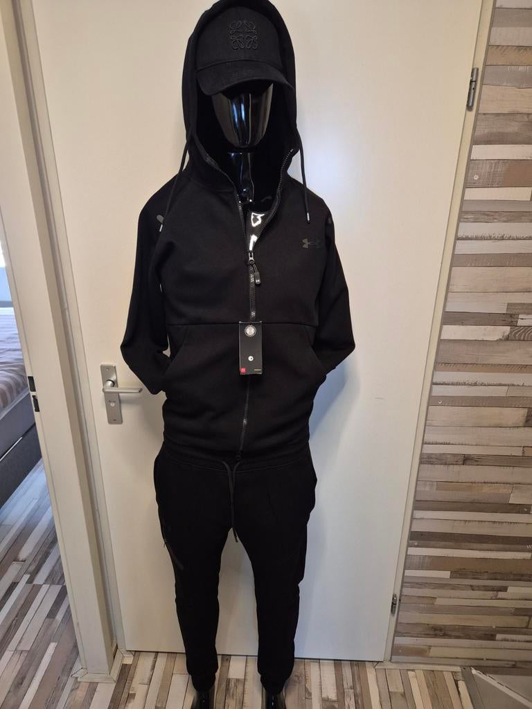 Under armour pak maat S, Ophalen of Verzenden, Zo goed als nieuw, Zwart, Algemeen