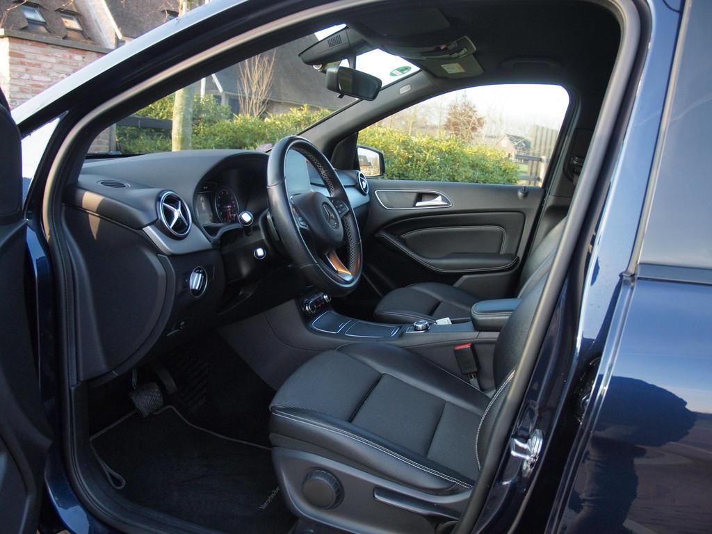 Mercedes-Benz B-klasse 180 Ambition LED | Automaat | Sports, Gebruikt, Euro 6, Blauw, 122 pk