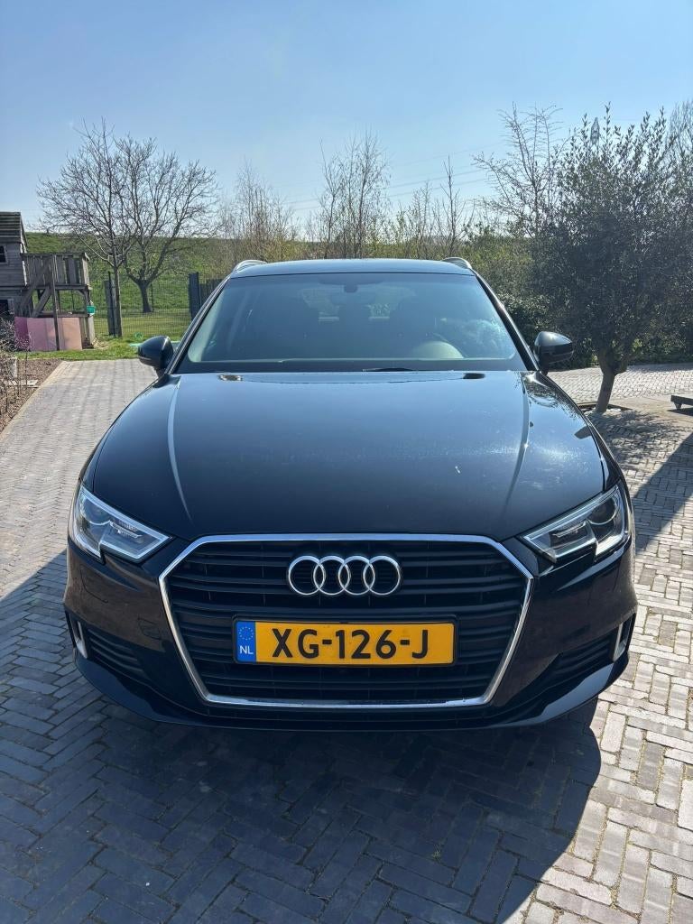 Audi A3 1.0 Tfsi 116pk 2018 Zwart, Stof, 620 kg, Zwart, Handgeschakeld