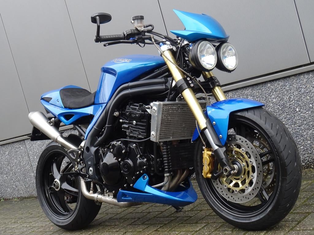 Triumph SPEED TRIPLE 1050 (bj 2005) - foto 2